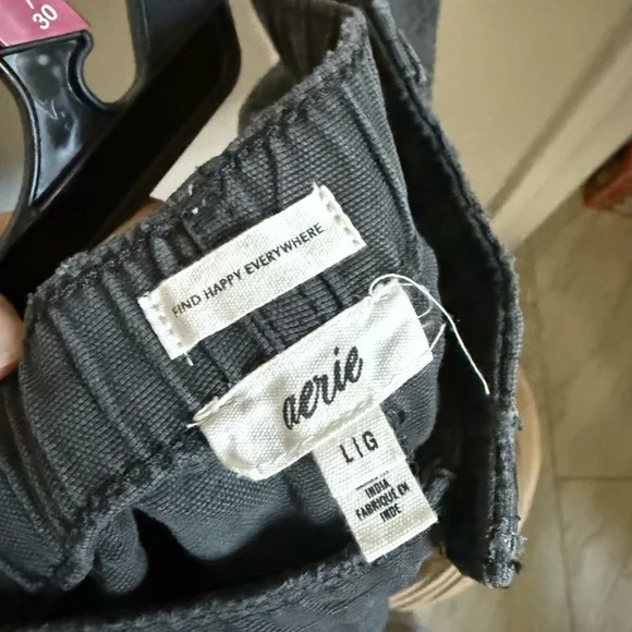 Aerie Charcoal Cargo Shorts - Picture 3 of 3